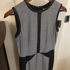 CALVIN KLEIN black/white dress.Fitted/zipper back..Size 0,Fits like a size 2.